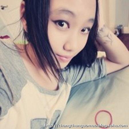 15岁的女孩照片,15岁少女的美丽瞬间